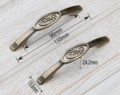 96mm Küchen-Schrank-Türgriffe, Ölgemälde-hohle Entwurfs-Aufbereiter